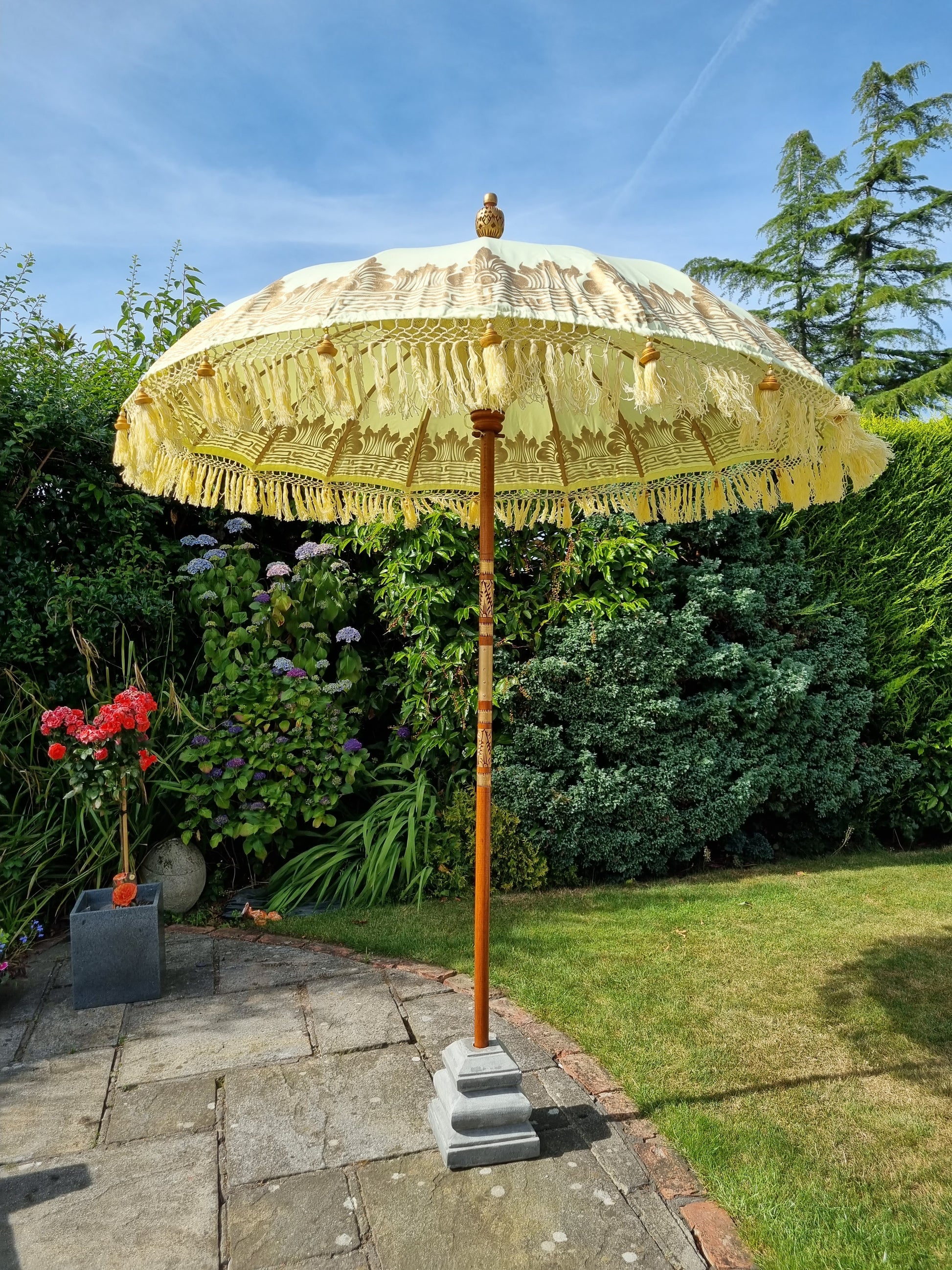 bali patio umbrella 'The Lila' Lemon Yellow Bali Garden Parasol Sun Umbrella